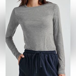 Splendid Long Sleeve Crew Neck Tee Top Heather Grey Woman’s Size Medium